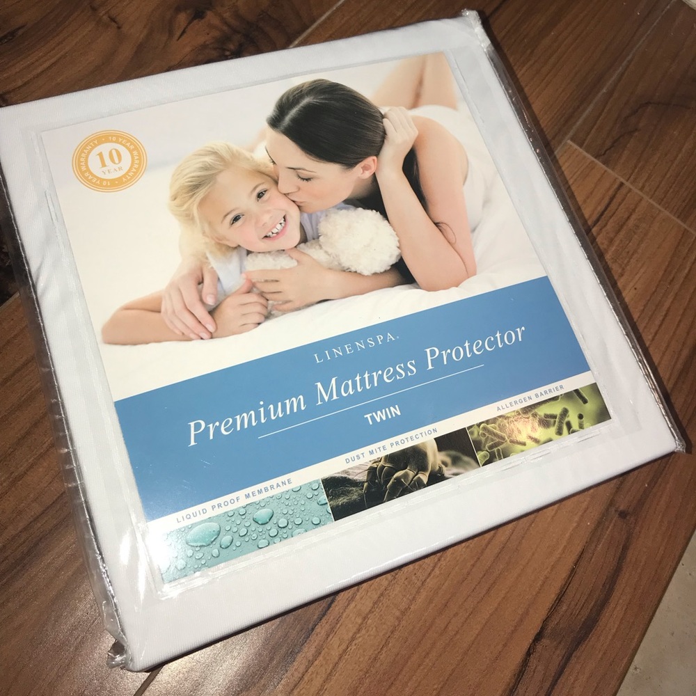 LinenSpa Premium Mattress Protector